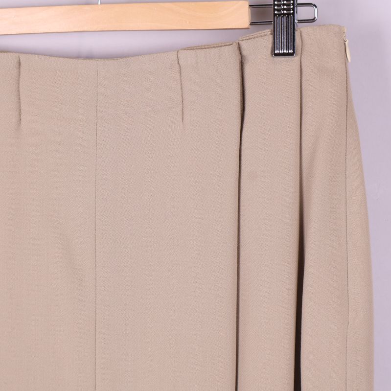 Närbild av kjolens veck