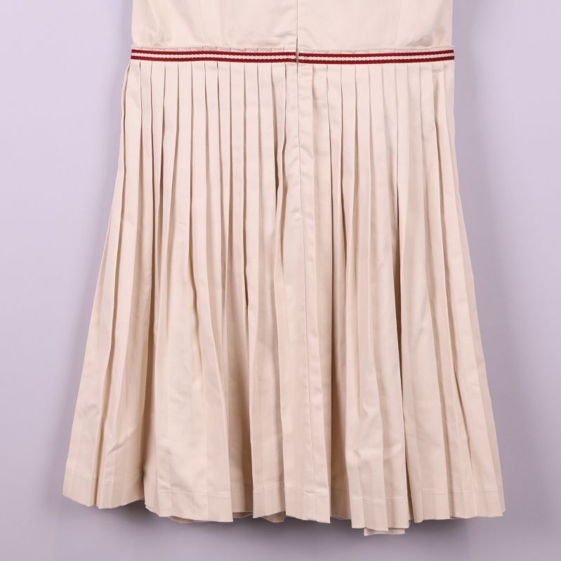 Närbild kjol nertill