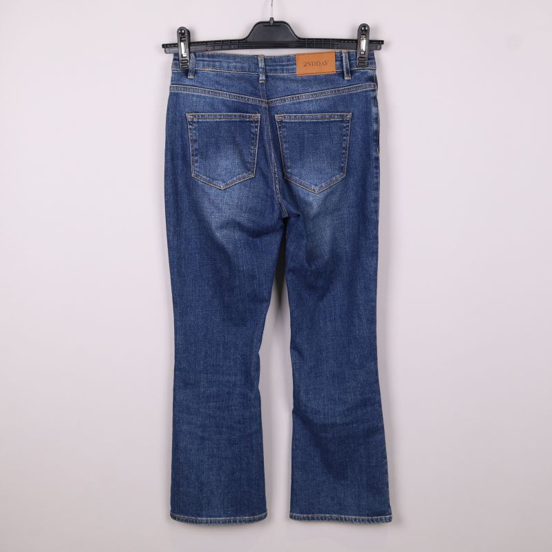 Baksida av blå jeans