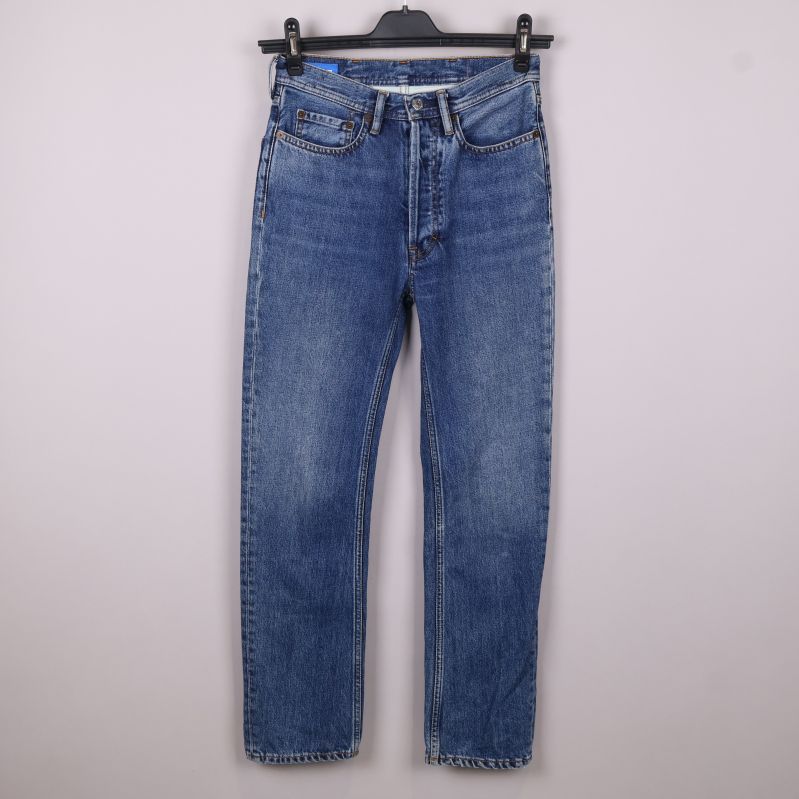 Blå jeans framifrån