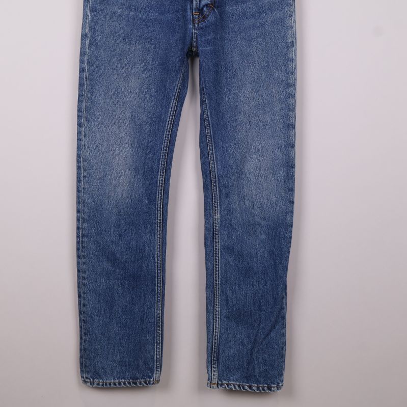 Närbild av jeans fåll
