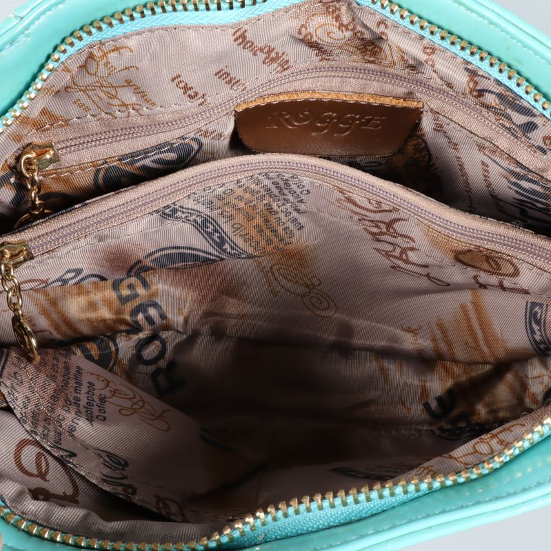 Inredningen av väska med mönstrat foder