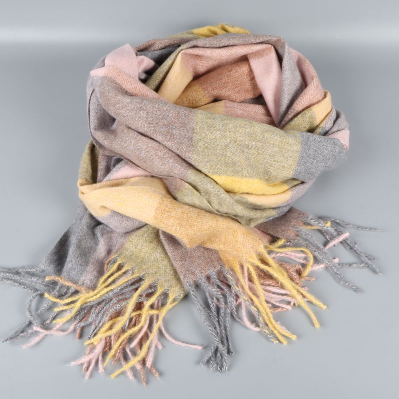 Halsduk i mjuk cashmere i rullad stil