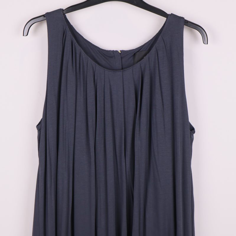 Övre del av ärmlös klänning med rynkade detaljer