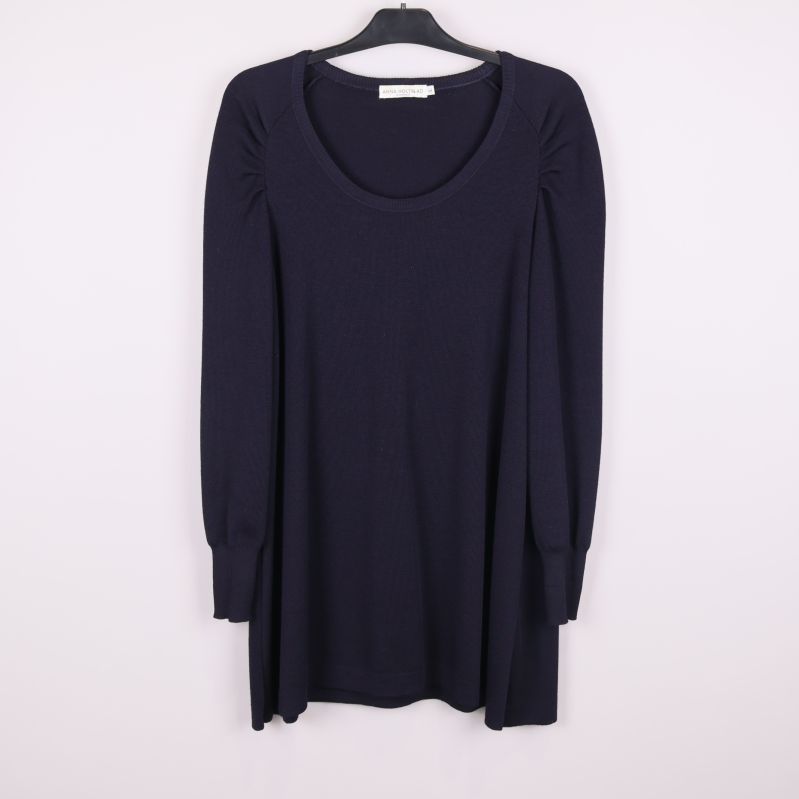 Mörkblå stickad klänning med lång ärm 