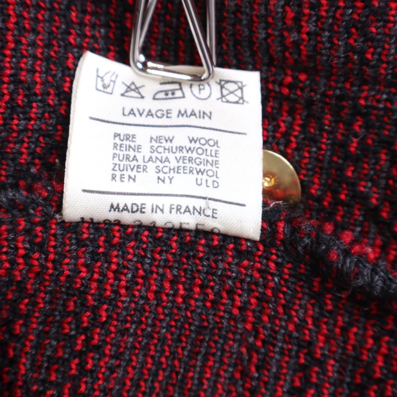 Materialetikett visar ren ny ull och tvättråd