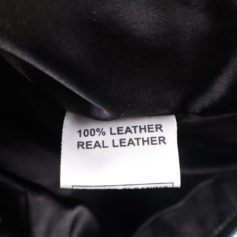 Materiallapp visar 100% läder, äkta skinn