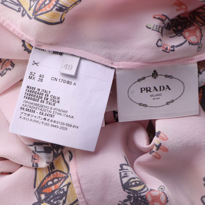 Prada etikett och materiallapp inuti skjortan