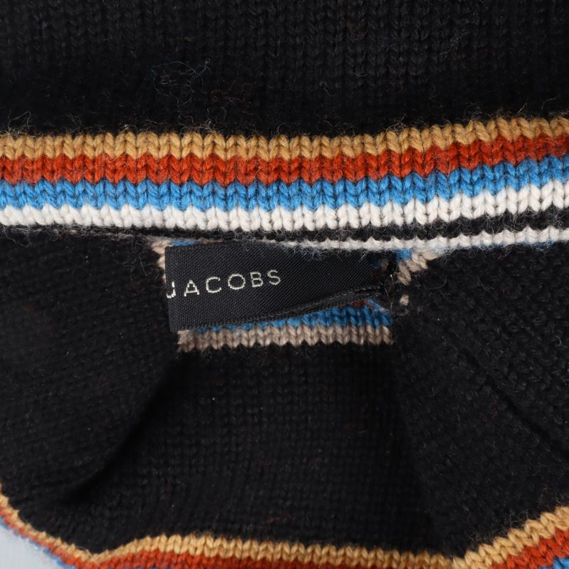 Insida med etikett märkt Jacobs i vitt