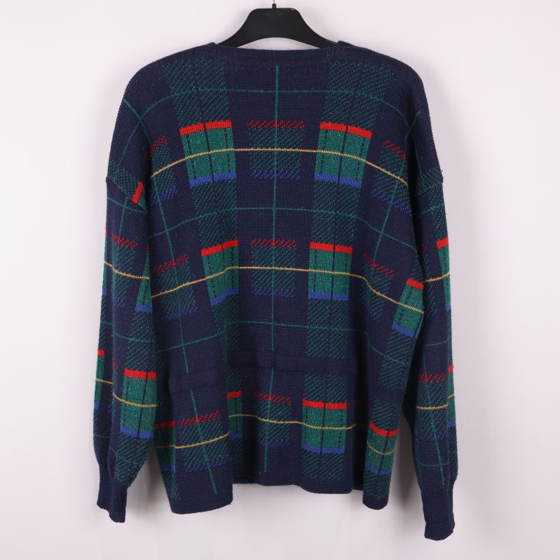 Koftans baksida med samma rutiga mönster i flera färger