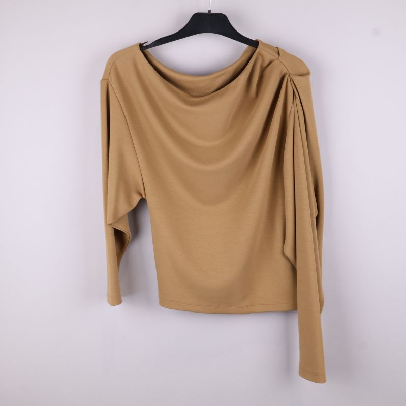 Beige assymetrisk topp framifrån