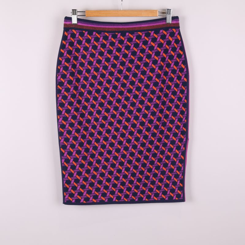 Kjol i grafiskt mönster, framsida