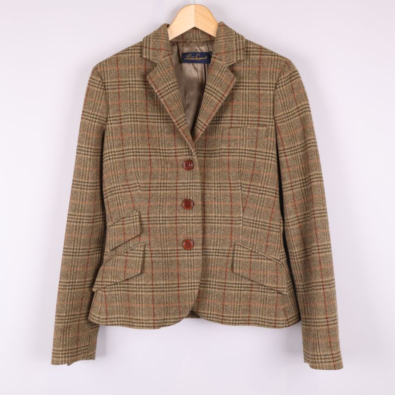 Rutigt kavaj med tre knappar och ficklock framifrån