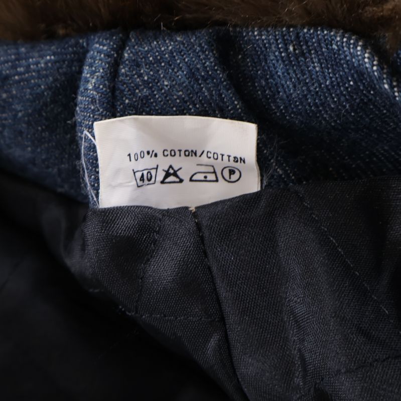 Närbild av märkesetikett 