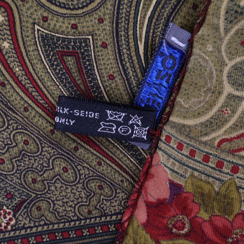 Materialbricka visar 100 procent silke på Kenzo sjal