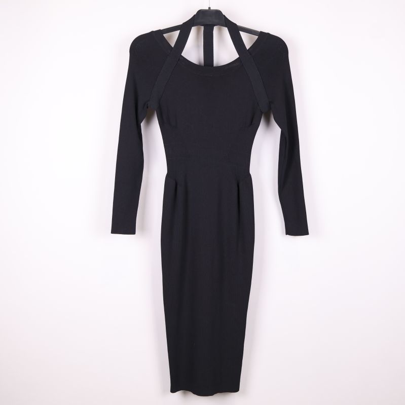 Svart figurnära klänning