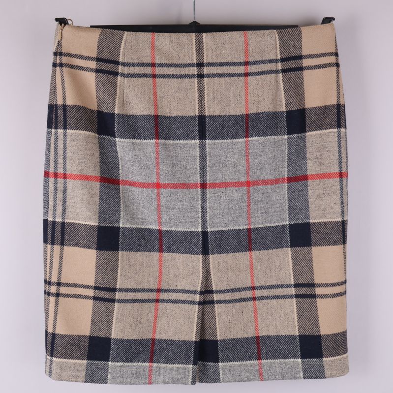 Baksida av kjolen med mittslits