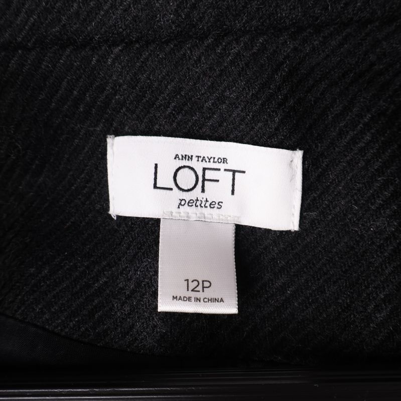 Etikett LOFT petites och storlek 12P i kavaj