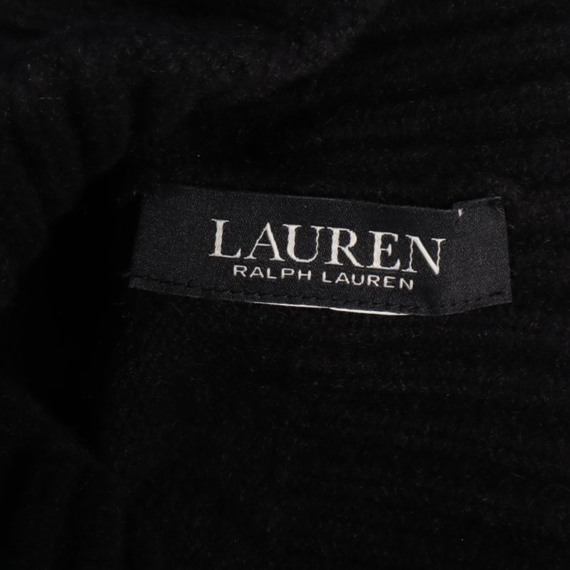 Svart innertagg med text Lauren Ralph Lauren