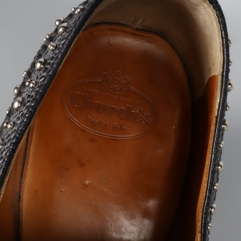 Präglad Church's-logo på innersulan i skon