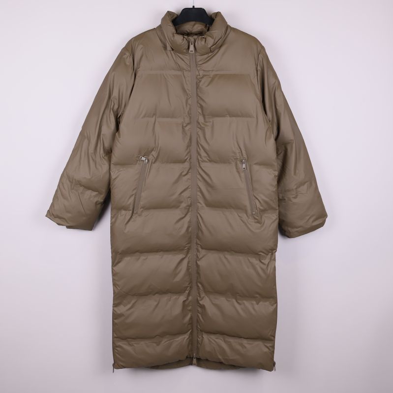 Beige lång pufferjacka