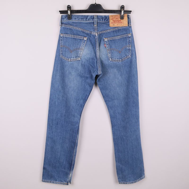 Levi’s 501 jeans fotograferade bakifrån