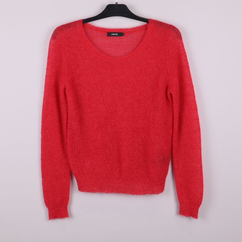 Röd stickad tröja med rund hals och långa ärmar