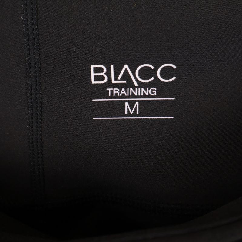 Storleksmärkning och logga BLACC Training M invändigt