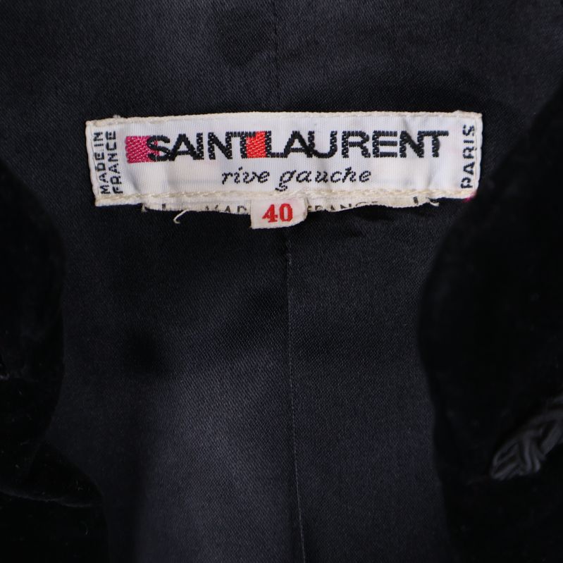 Saint Laurent etikett och storleksmärkning 40