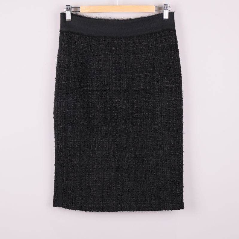 Rak svart midilång kjol 