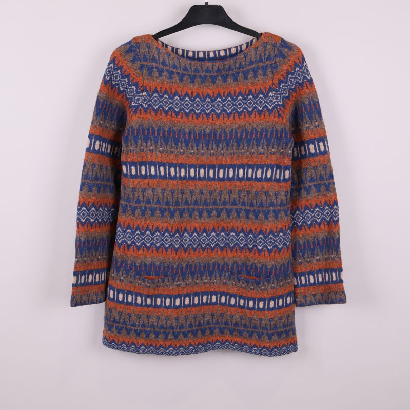 Stickad mönstrad tröja 