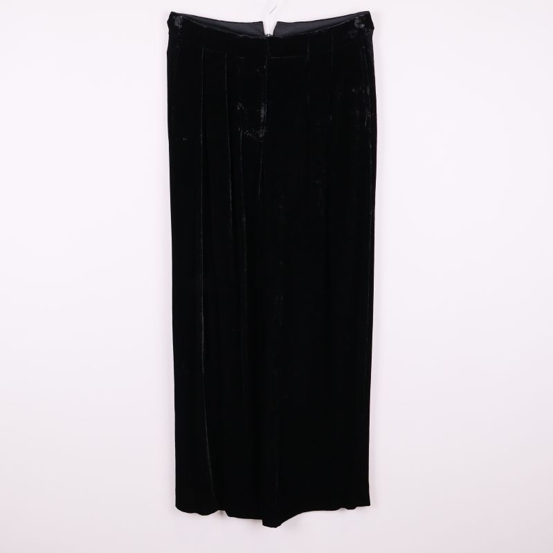 Svarta vida sammetsbyxor