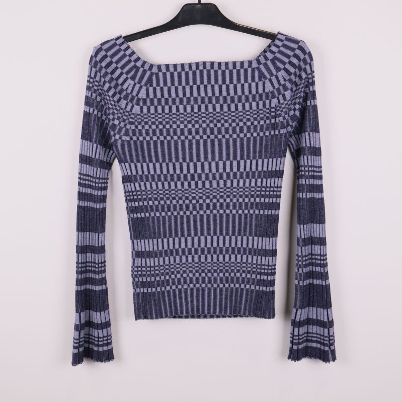 Baksidan av grafiskt mönstrad långärmad topp