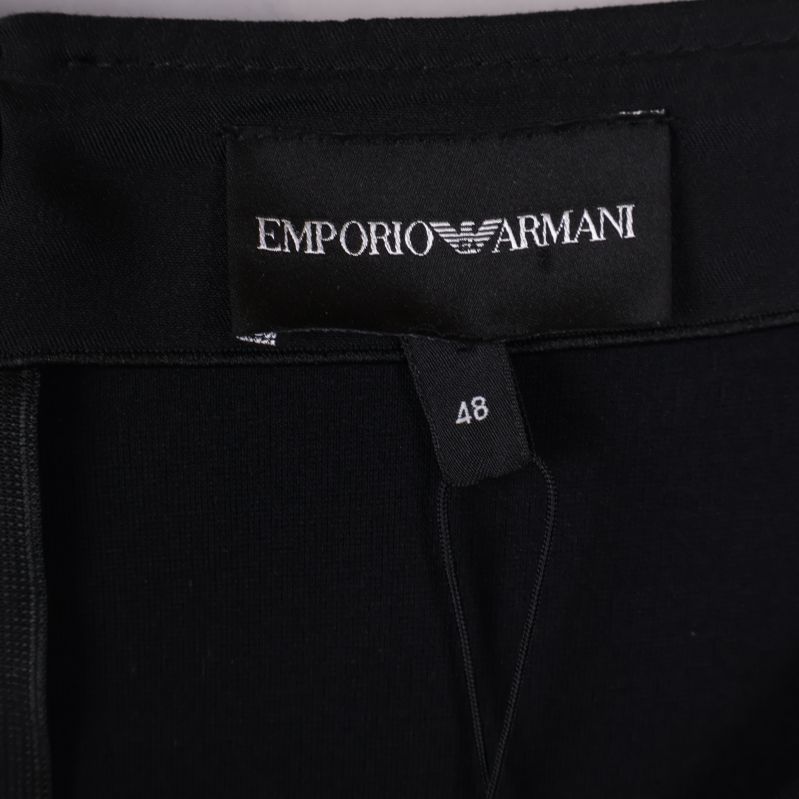 Emporio Armani etikett och storleksmärkning 48