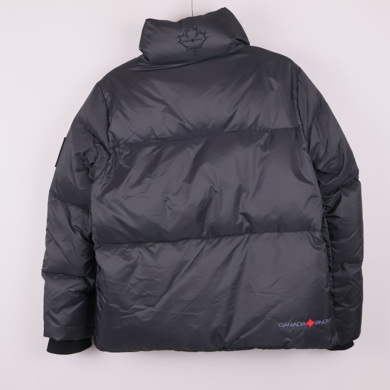 Dunjacka visad bakifrån med logotyp nertill