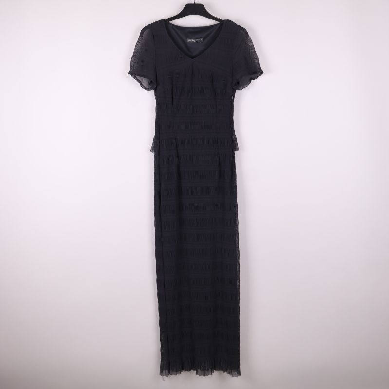 Lång svart klänning 