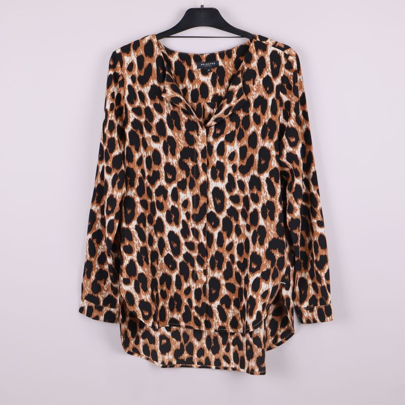 Leopardmönstrad blus med v-ringning framifrån