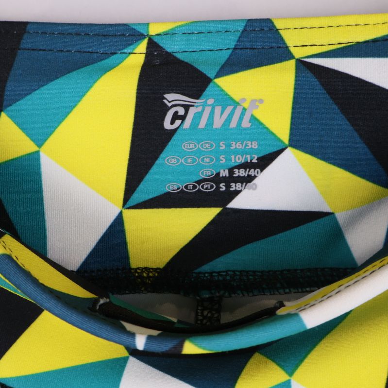 Storlekstryck och logga på insida av midjan på tights