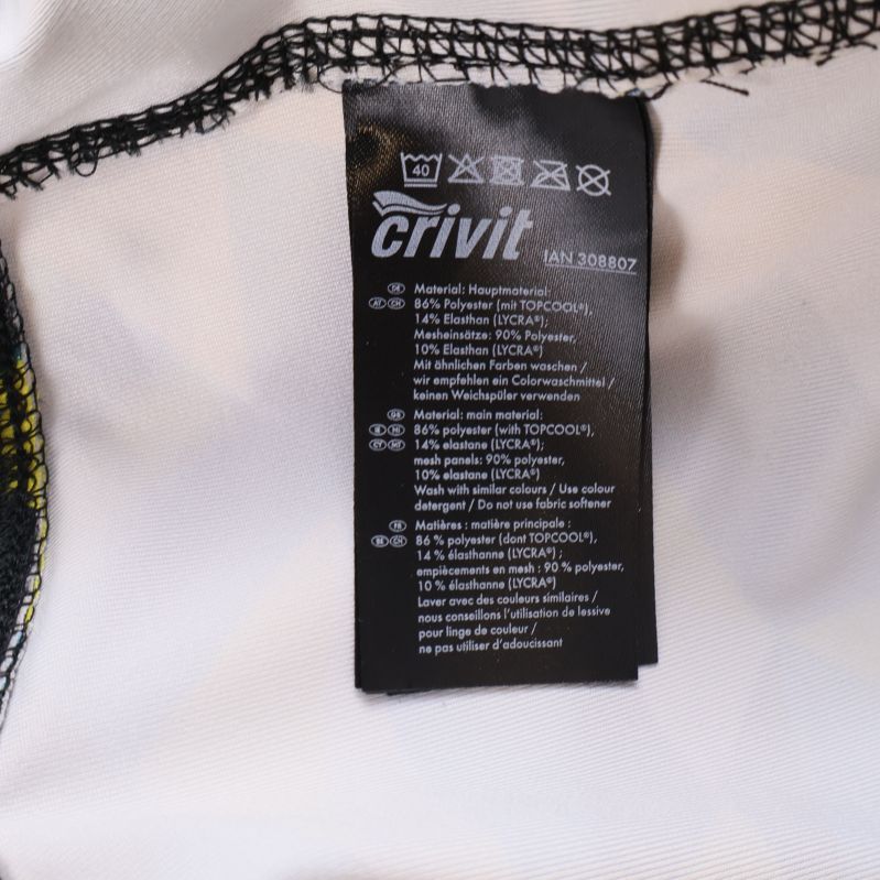 Material- och tvättlapp från Crivit tights på insidan