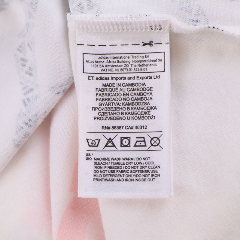 Material- och tvättråds-etikett inuti Adidas-linne