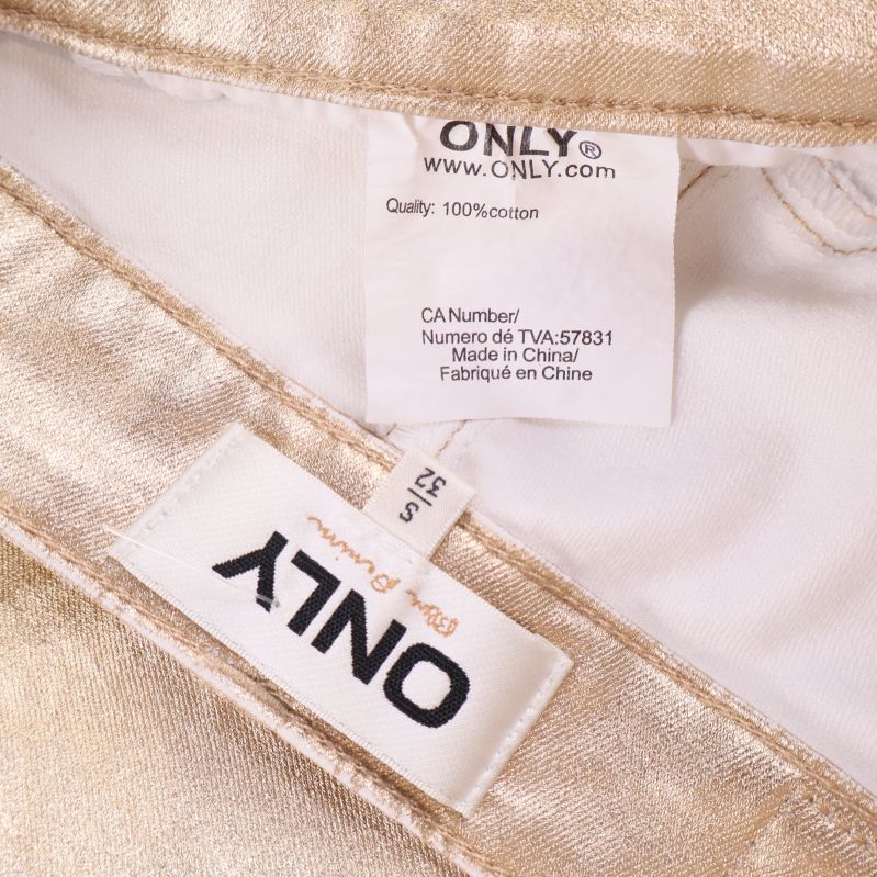 Inneretikett visar ONLY S 32 och 100% viskos