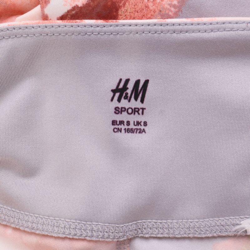 H&M Sport storlekslapp inuti tightsen
