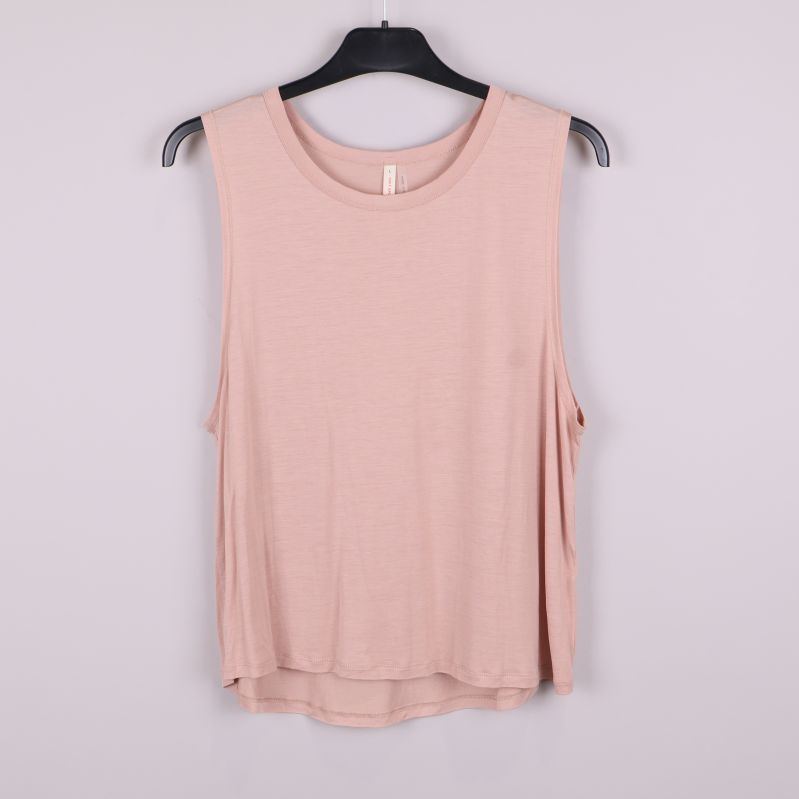 Ärmlös blushfärgad topp framifrån 
