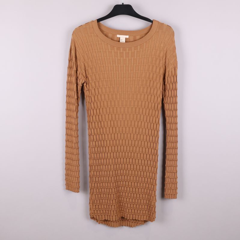 Beige långärmad stickad structuretröja framifrån