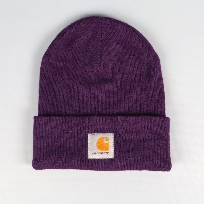 Lila Carhartt mössa med vikt kant och synlig logotyp
