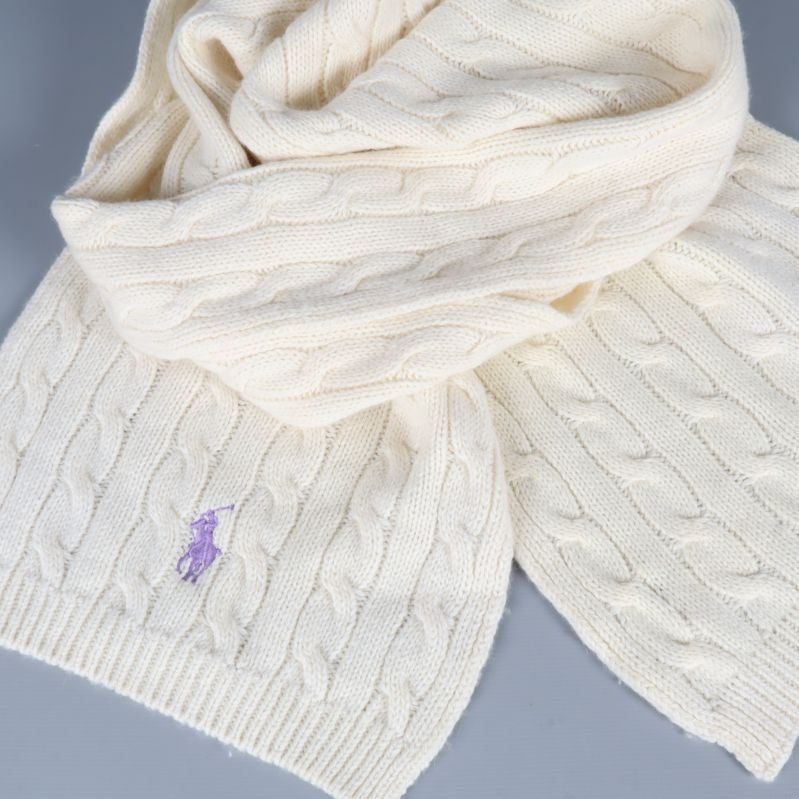 Naturvit kabelstickad halsduk mjukt draperad