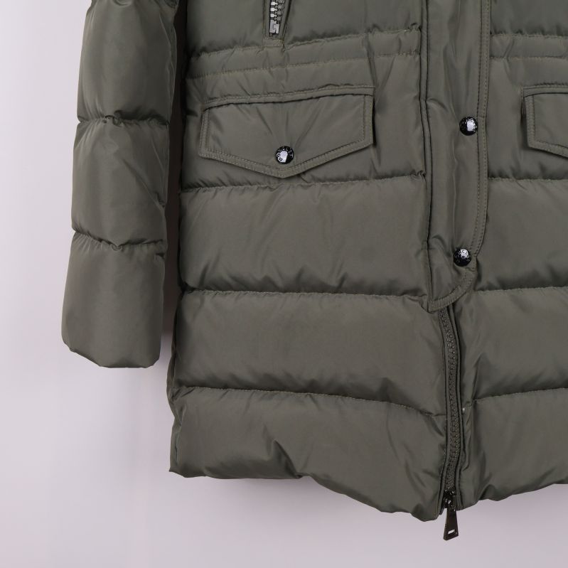 Nederdel av jackan med fickor och mudd