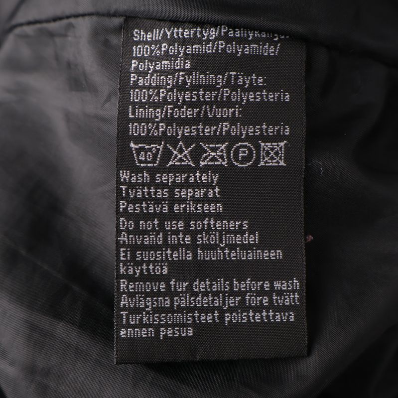 Materiallapp med information om tyg, vaddering och foder
