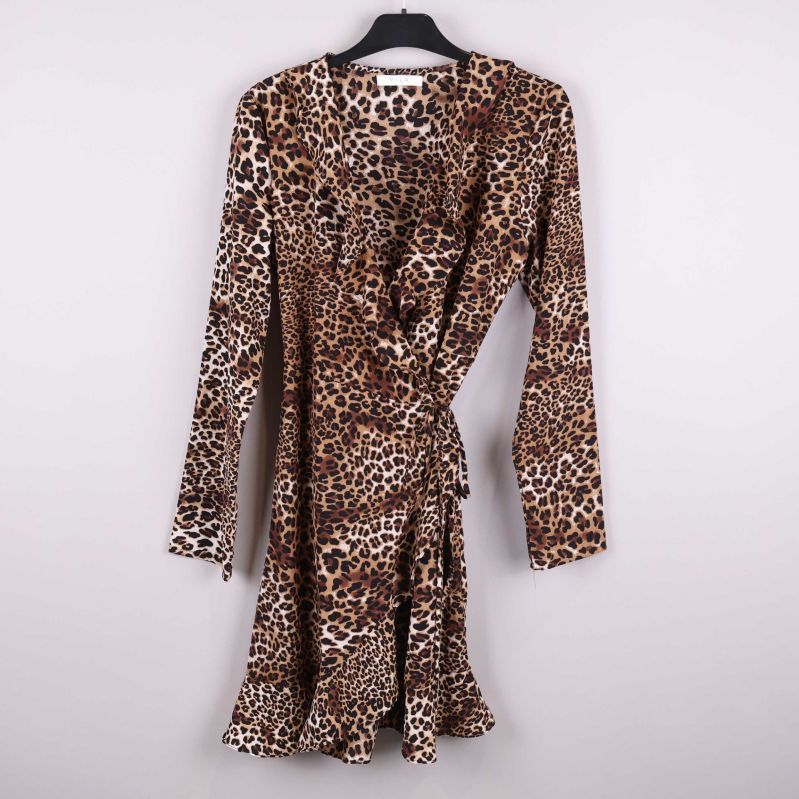 Leopardmönstrad klänning framifrån