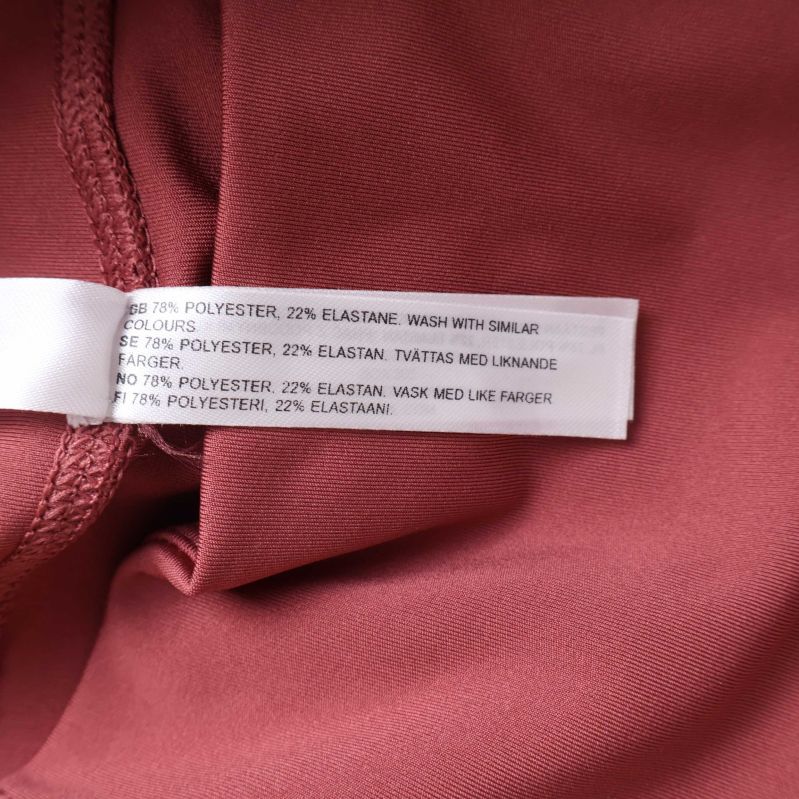 Material: polyester och elastan